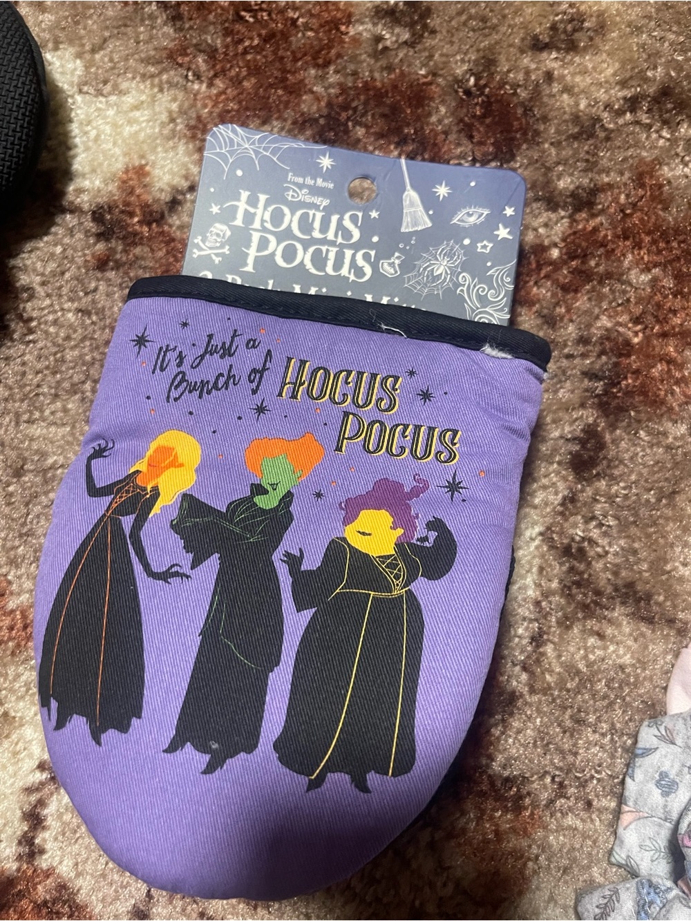 Disney Hocus Pocus Purple Witch Oven Mitt Pouch
